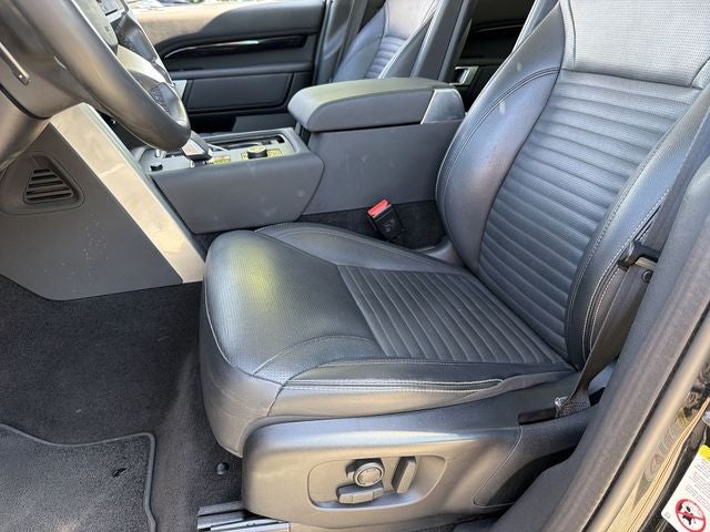 2024 Land Rover Discovery S