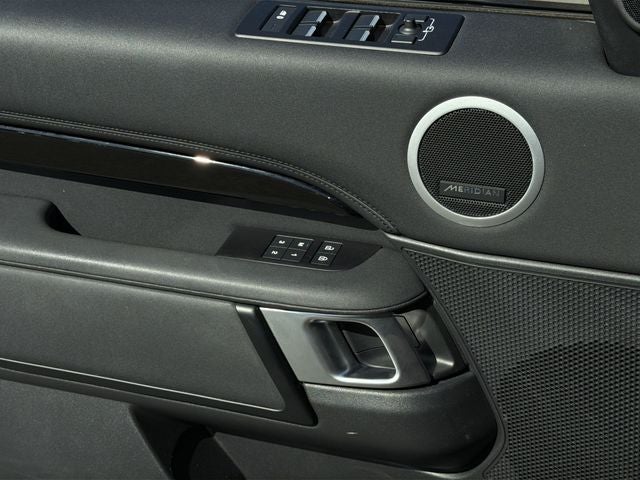 2024 Land Rover Discovery S