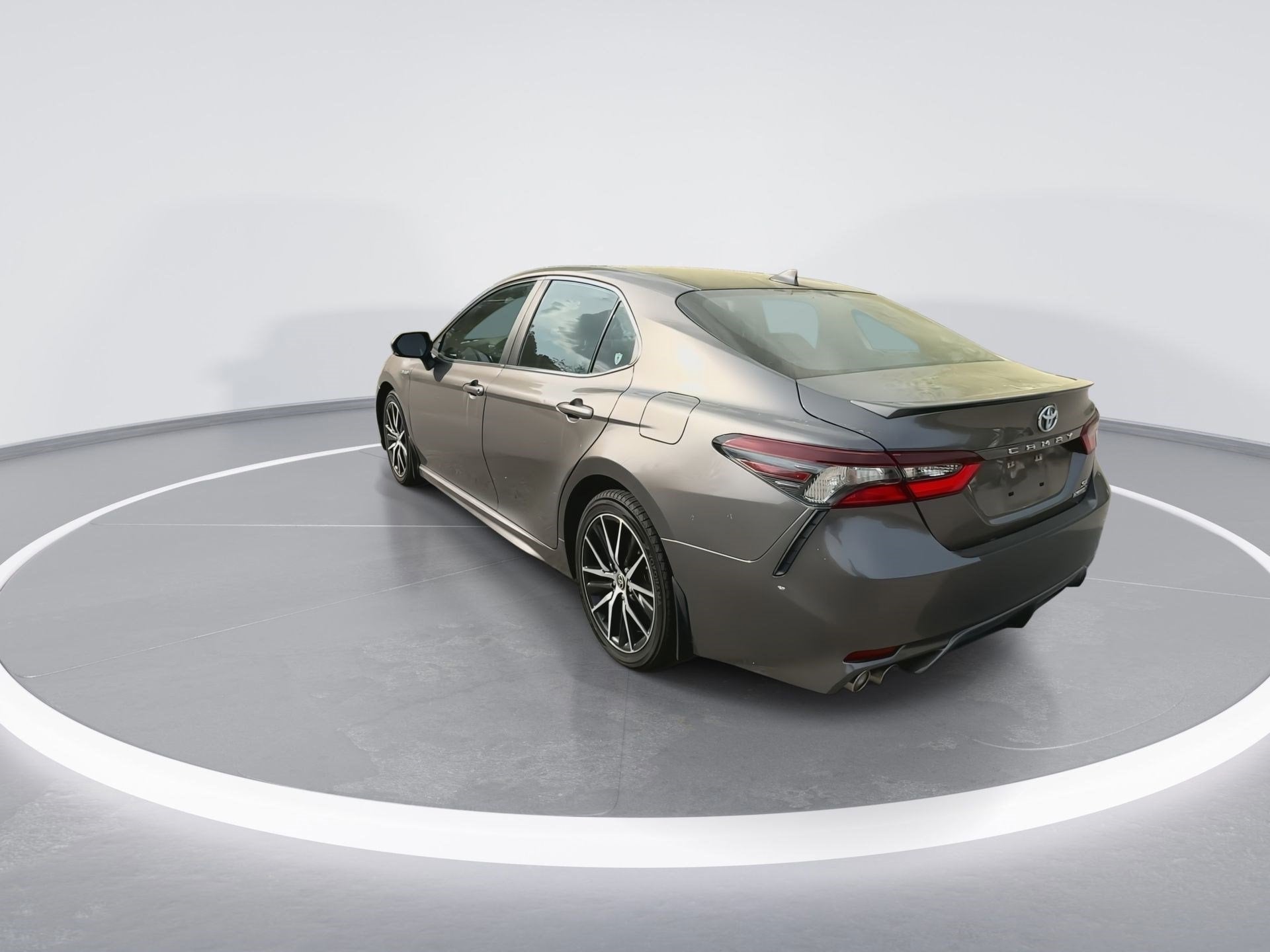 2021 Toyota Camry Hybrid SE