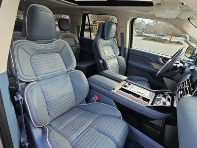 2022 Lincoln Navigator L Black Label