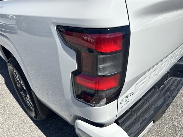 2024 Nissan Frontier SL