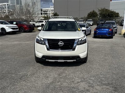 2024 Nissan Pathfinder SL