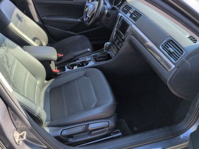 2018 Volkswagen Passat 2.0T SE