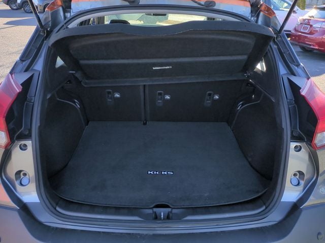 2020 Nissan Kicks SR