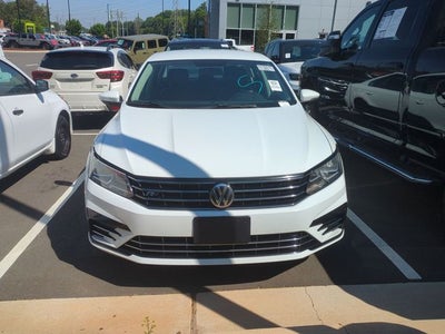 2017 Volkswagen Passat 1.8T R-Line