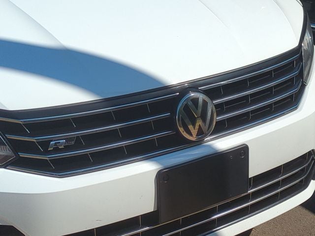 2017 Volkswagen Passat 1.8T R-Line