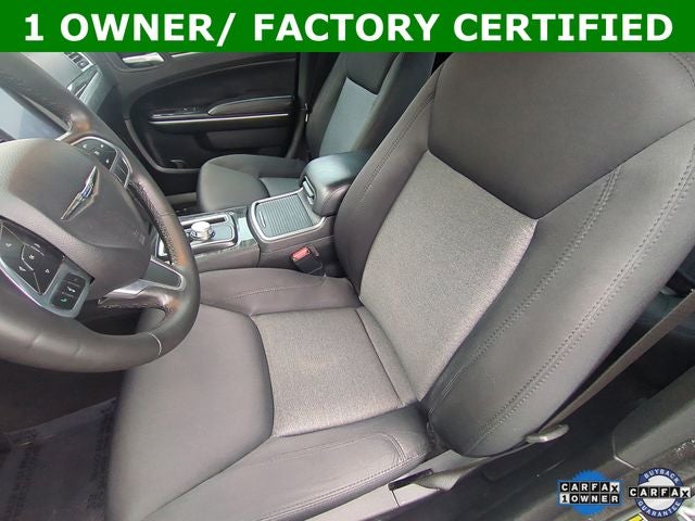 2021 Chrysler 300 Touring