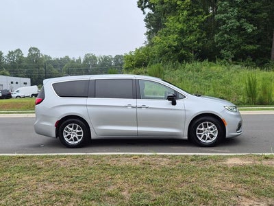 2024 Chrysler Pacifica Touring L