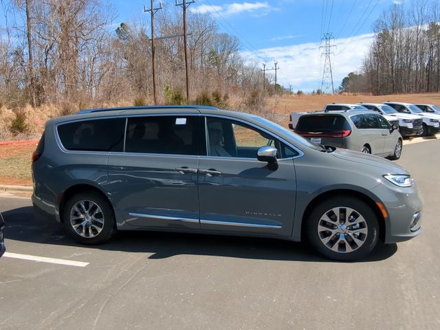 2025 Chrysler Pacifica Hybrid Pinnacle