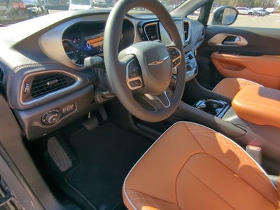 2025 Chrysler Pacifica Hybrid Pinnacle