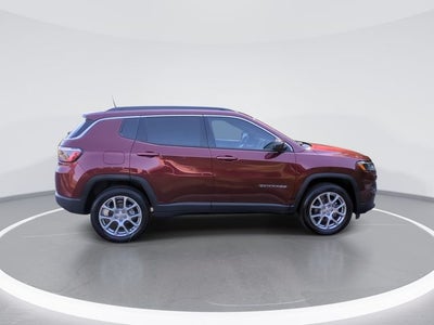 2022 Jeep Compass Latitude Lux