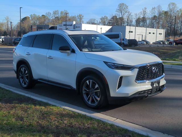 2023 INFINITI QX60 LUXE