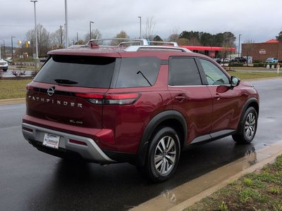 2023 Nissan Pathfinder SL