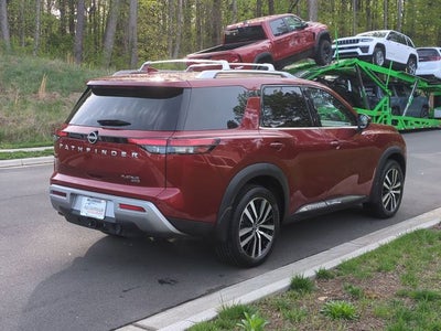 2023 Nissan Pathfinder Platinum