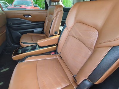 2023 Nissan Pathfinder Platinum