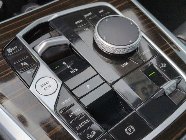 2025 BMW X5 xDrive50e Premium