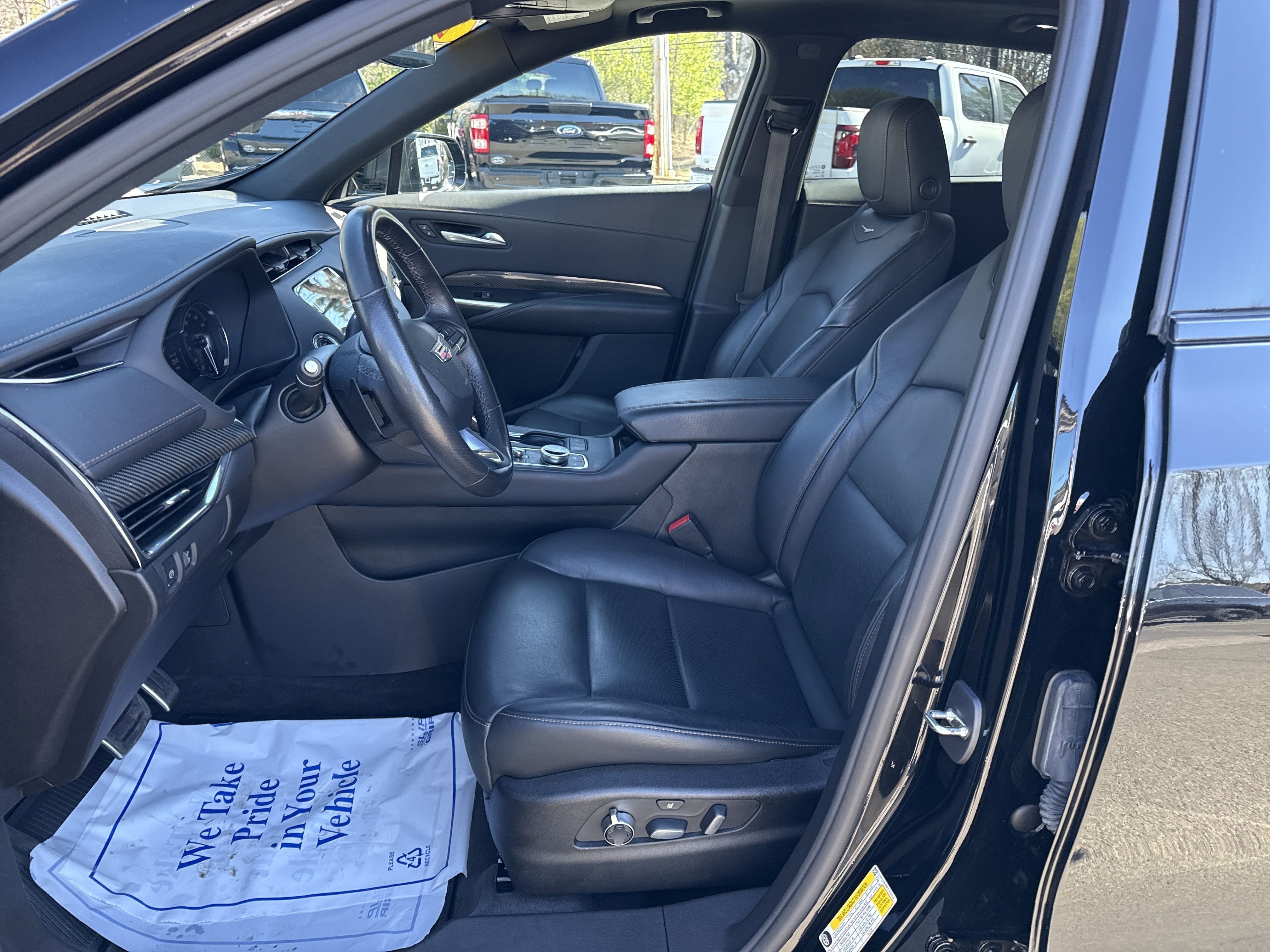 2023 Cadillac XT4 FWD Sport