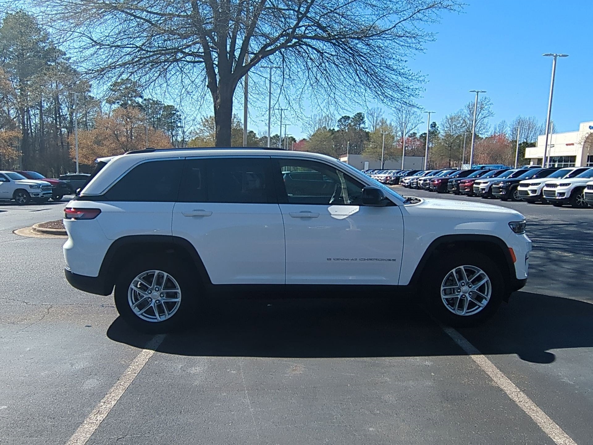 2023 Jeep Grand Cherokee Laredo