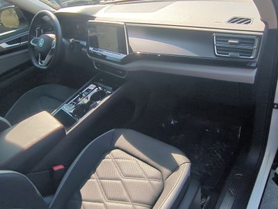 2024 Volkswagen Atlas 2.0T Peak Edition SEL