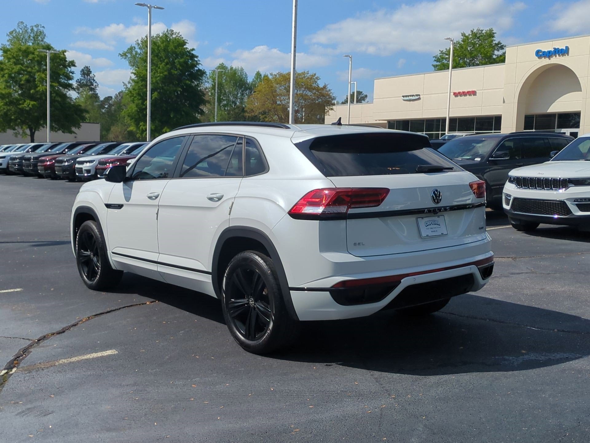 2023 Volkswagen Atlas Cross Sport 2.0T SEL R-Line Black