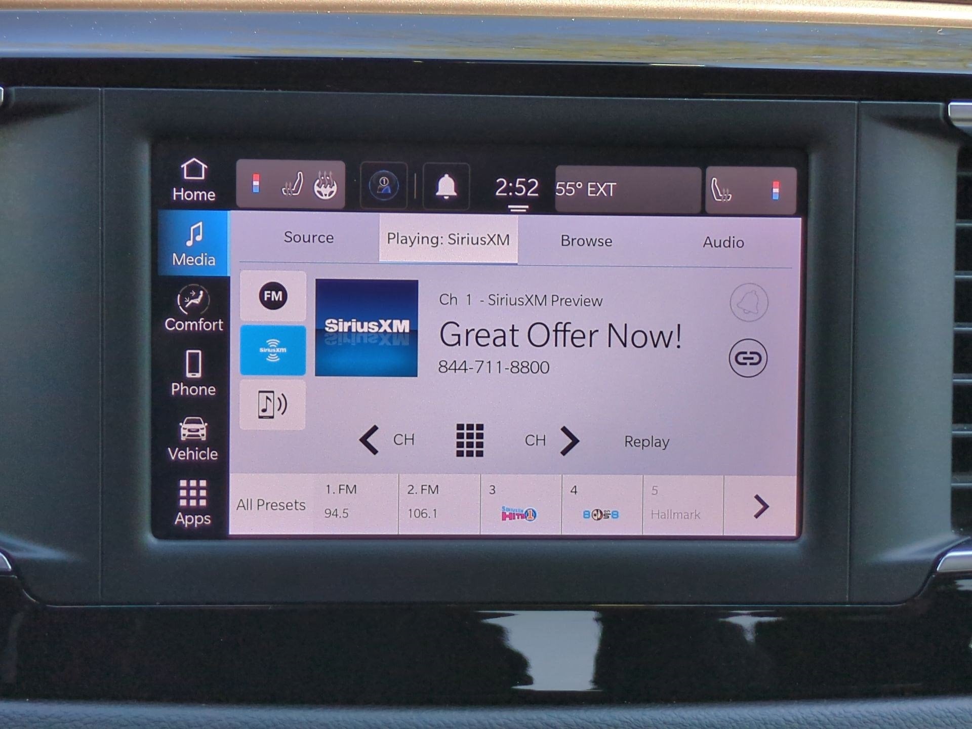 2023 Chrysler Voyager LX