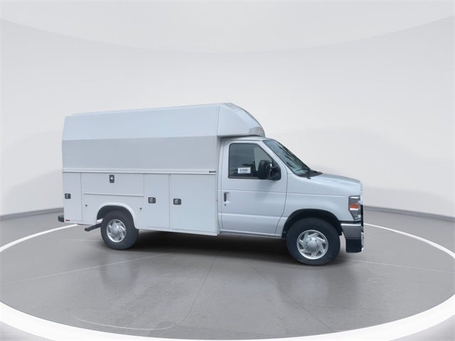 2025 Ford E-350SD Cutaway