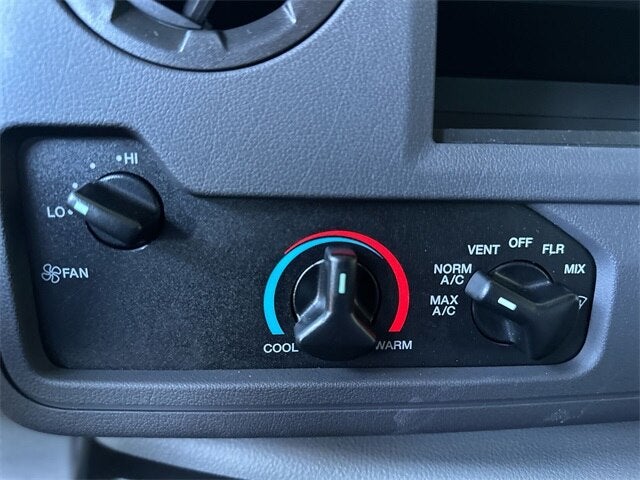 2022 Ford E-450SD Base DRW