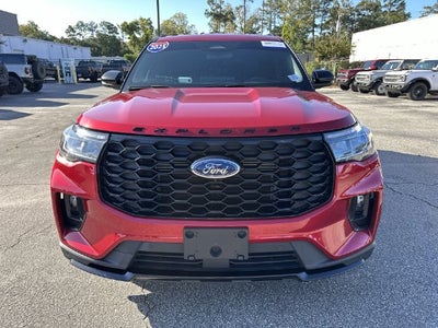 2025 Ford Explorer ST-Line