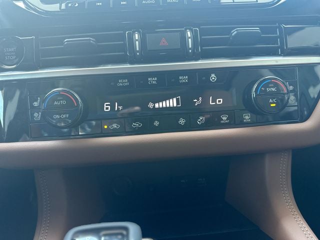 2025 Nissan Pathfinder Platinum