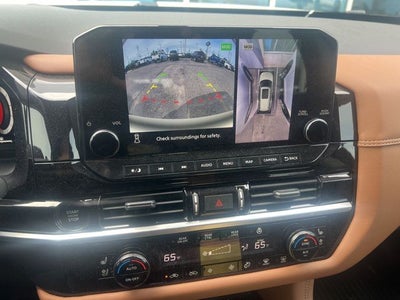 2025 Nissan Pathfinder Platinum