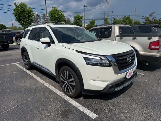 2024 Nissan Pathfinder Platinum