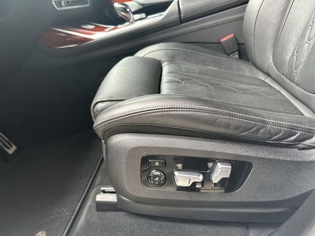 2021 BMW X7 ALPINA XB7