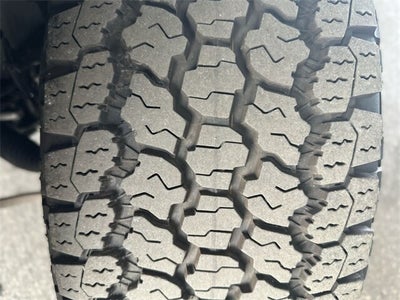 2023 Land Rover Defender 110 SE