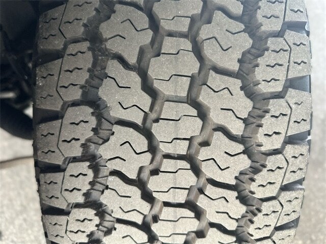 2023 Land Rover Defender 110 SE