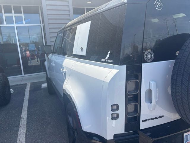 2023 Land Rover Defender 110 V8