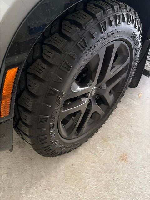 2024 Land Rover Defender 130 Outbound