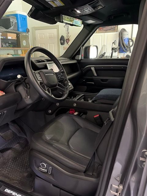 2024 Land Rover Defender 130 Outbound