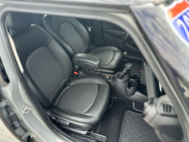 2016 MINI Cooper Cooper