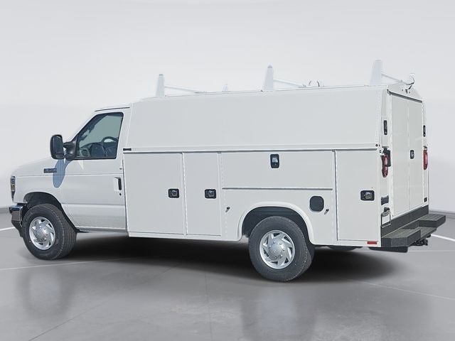 2026 Ford E-350SD Base Cutaway