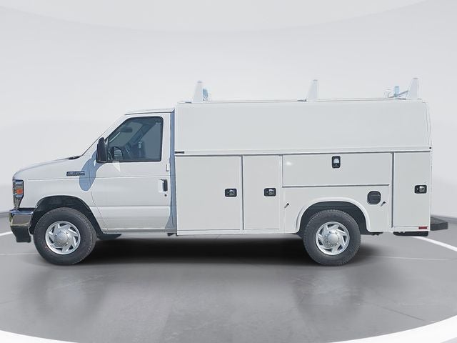 2026 Ford E-350SD Base Cutaway