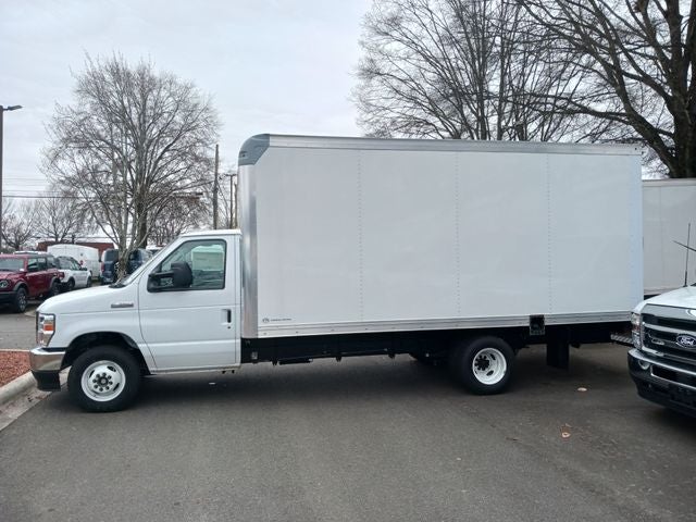 2026 Ford E-350SD Base Cutaway