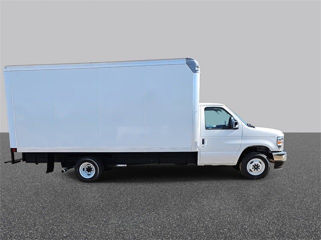 2025 Ford E-450SD Base DRW