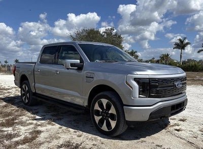 2022 Ford F-150 Lightning Platinum