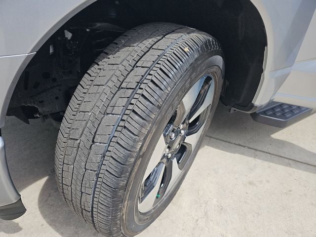 2022 Ford F-150 Lightning Platinum