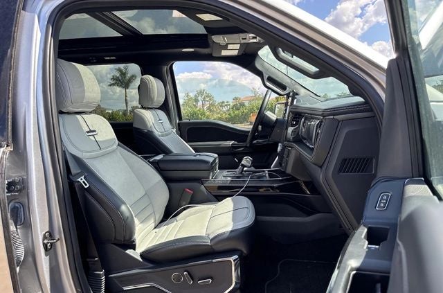 2022 Ford F-150 Lightning Platinum