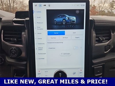 2025 Ford F-150 Lightning Flash