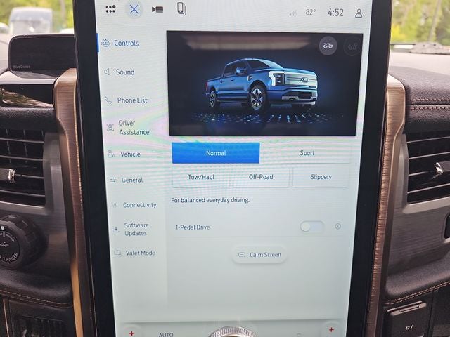 2025 Ford F-150 Lightning Lariat