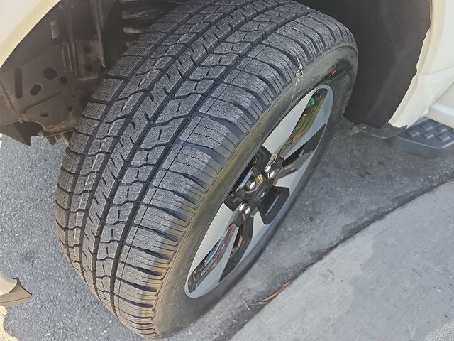 2025 Ford F-150 Lightning Platinum