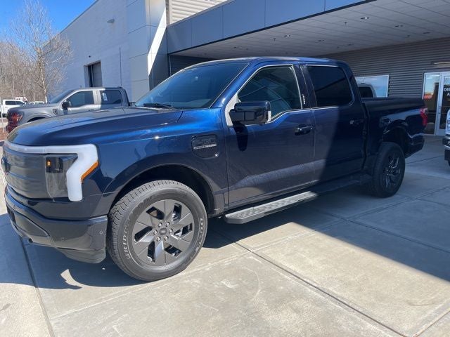 2023 Ford F-150 Lightning Lariat