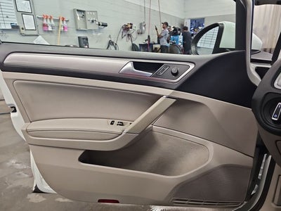 2015 Volkswagen e-Golf SEL Premium